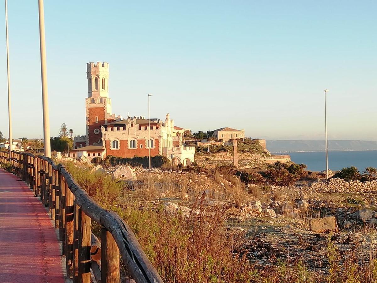 La Trinacria Di Capo Passero Portopalo Di Capo Passero Extérieur photo